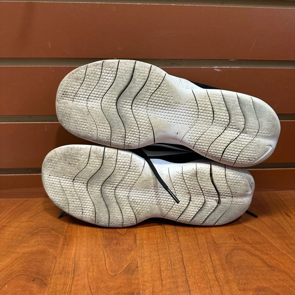 Nike Flex Black and White Athletic Shoes